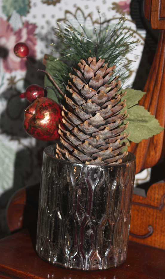 Pittock Mansion Centennial Holiday Exhibit   Holiday Pine Cone Decor 